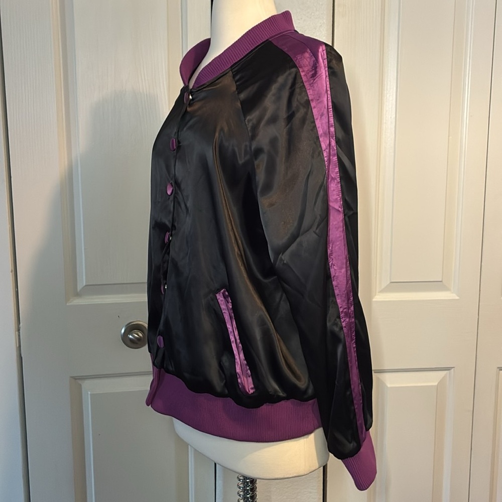 Black and Purple Graphic Jacket HOCUS POCUS      .   Used good condition - Picture 3 of 10